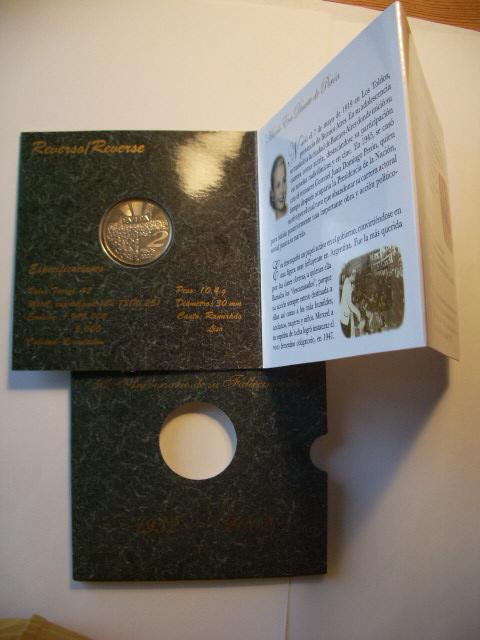 2269 ¤RARO¤ BLISTER ARGENTINA 2 Pesos 2002 Comemorativa Eva Peron Variedade rara: BORDO LISO!