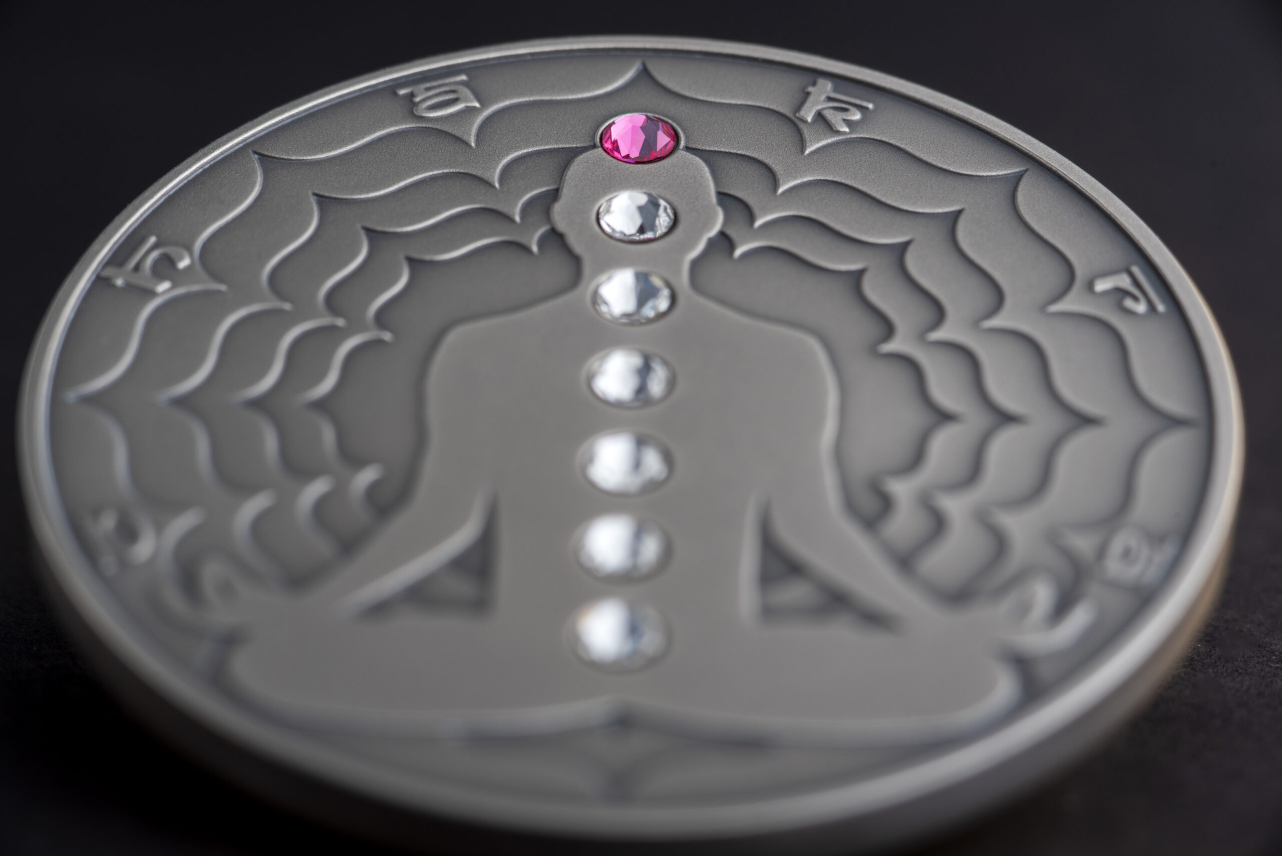 6519 # Camarões 2000 francos 2021 Prata 999 Ø50mm 2 OZ 62,2 g # Os 7 Chacras " SAHASHARA" Rara só 100 exemplares no mundo - Imagem 3