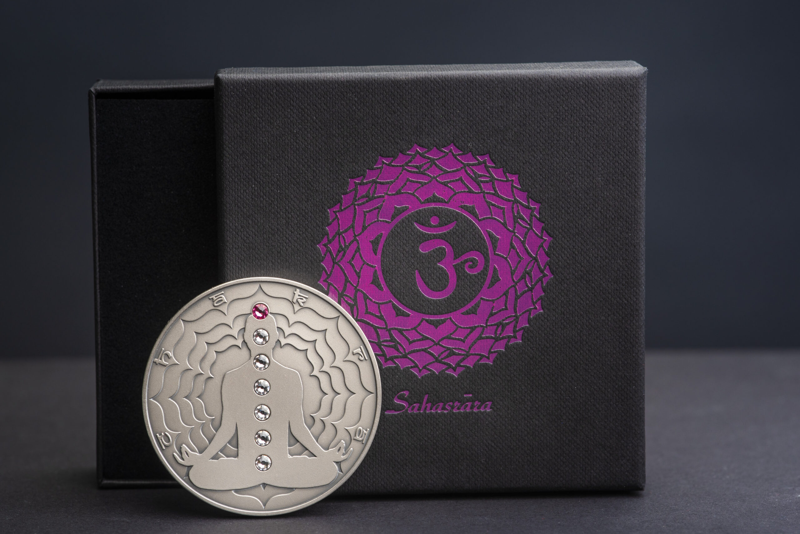 6519 # Camarões 2000 francos 2021 Prata 999 Ø50mm 2 OZ 62,2 g # Os 7 Chacras " SAHASHARA" Rara só 100 exemplares no mundo - Imagem 5